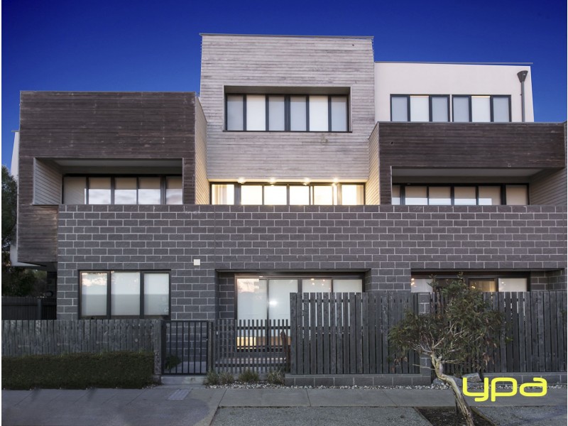 7/11 Monckton Place, Caroline Springs VIC 3023