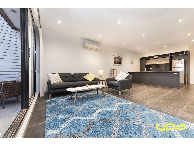 7/11 Monckton Place, Caroline Springs VIC 3023