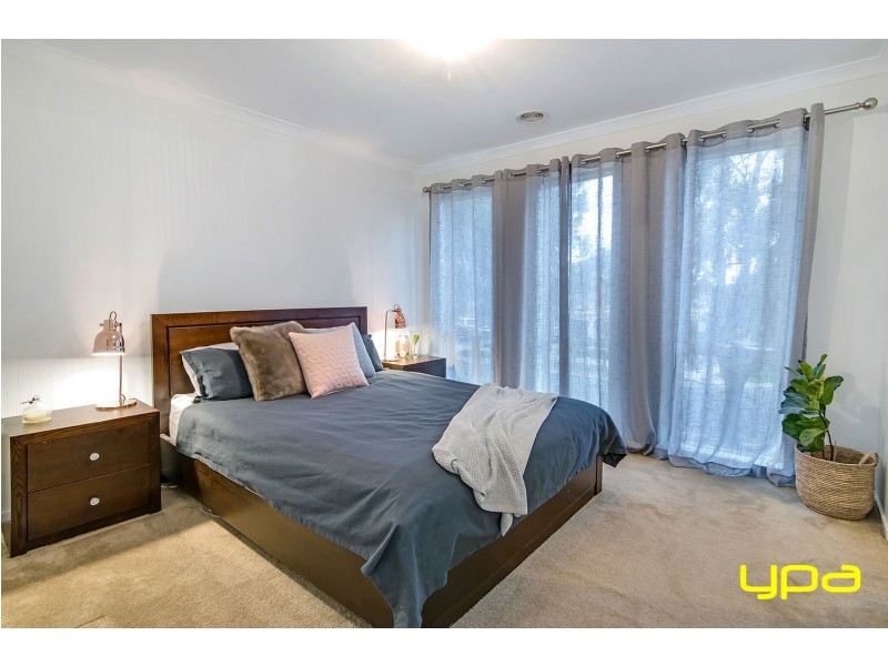 10 Ironbark Grove, Burnside Heights VIC 3023