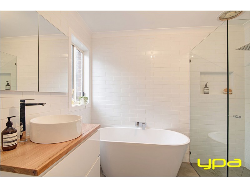 10 Ironbark Grove, Burnside Heights VIC 3023