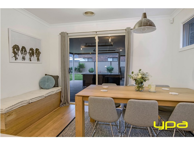 10 Ironbark Grove, Burnside Heights VIC 3023