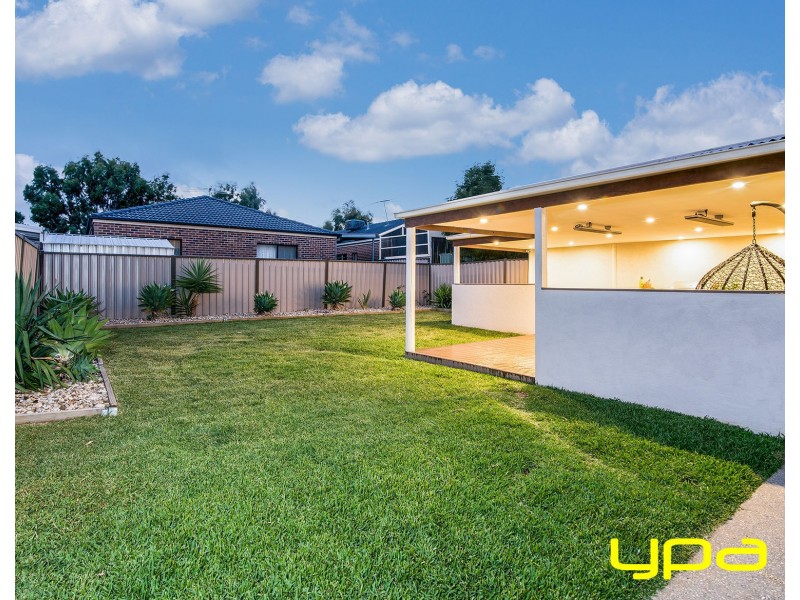 10 Ironbark Grove, Burnside Heights VIC 3023