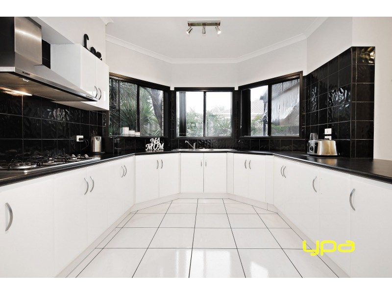 3 Honour Lane, Caroline Springs VIC 3023