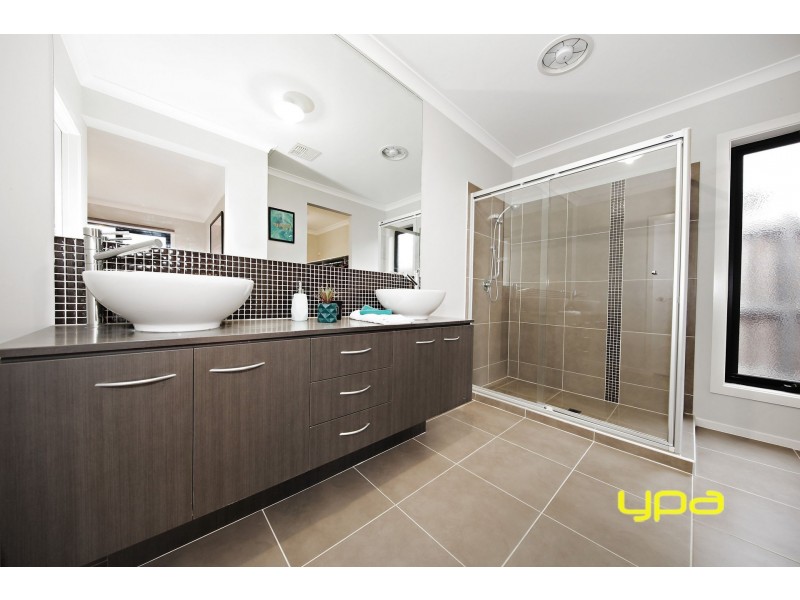 2 Adderley Court, Burnside Heights VIC 3023