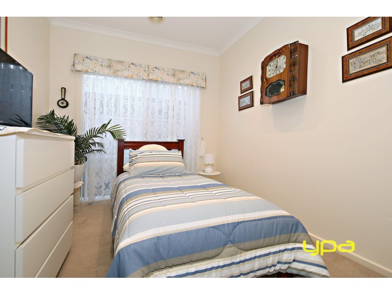 6 Kooyong Way, Caroline Springs VIC 3023