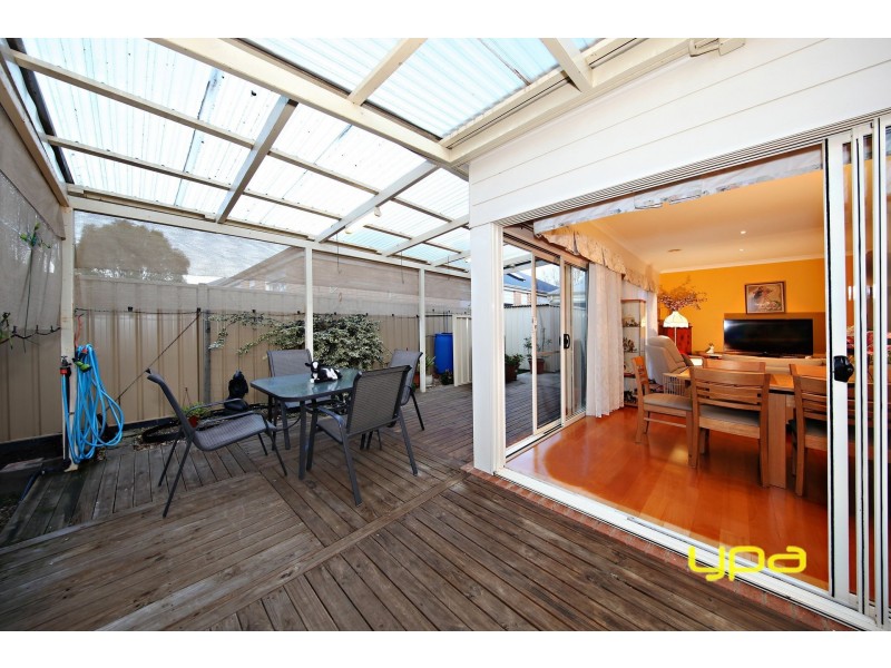 6 Kooyong Way, Caroline Springs VIC 3023