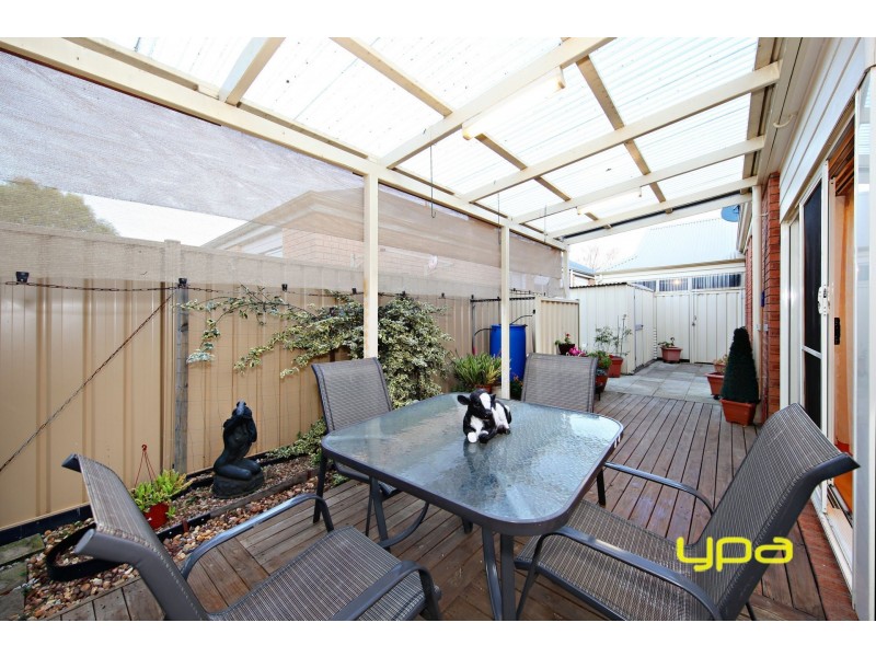 6 Kooyong Way, Caroline Springs VIC 3023