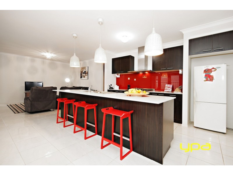 68 Lawson Way, Caroline Springs VIC 3023