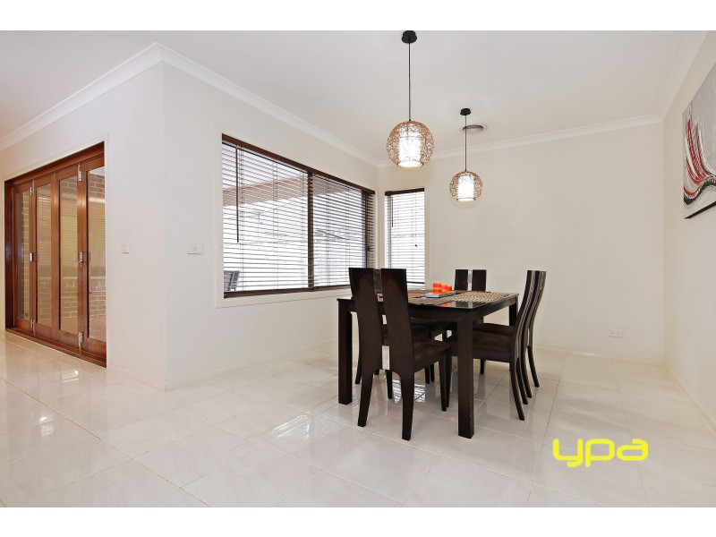 68 Lawson Way, Caroline Springs VIC 3023