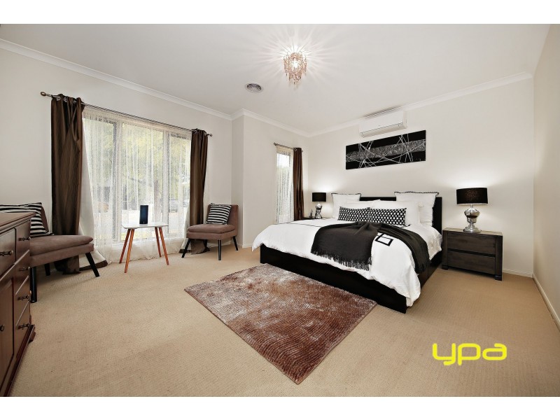 68 Lawson Way, Caroline Springs VIC 3023