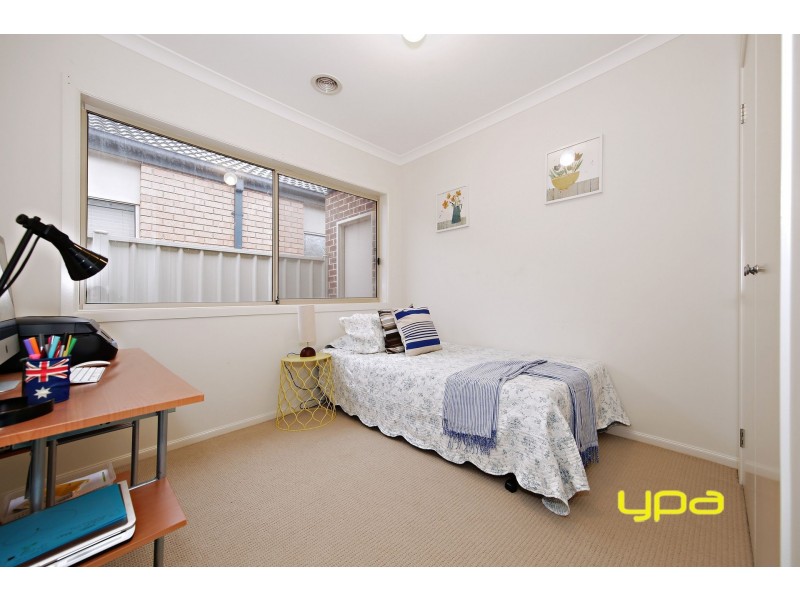 68 Lawson Way, Caroline Springs VIC 3023