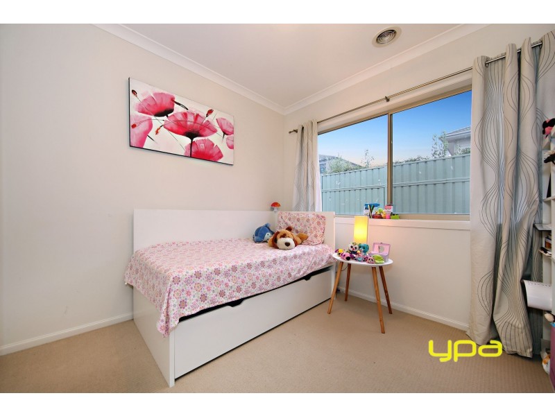 68 Lawson Way, Caroline Springs VIC 3023