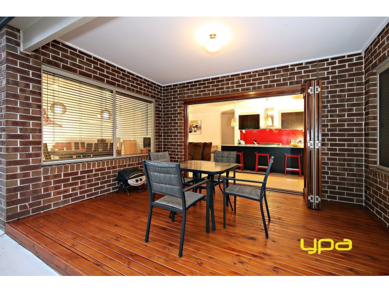 68 Lawson Way, Caroline Springs VIC 3023