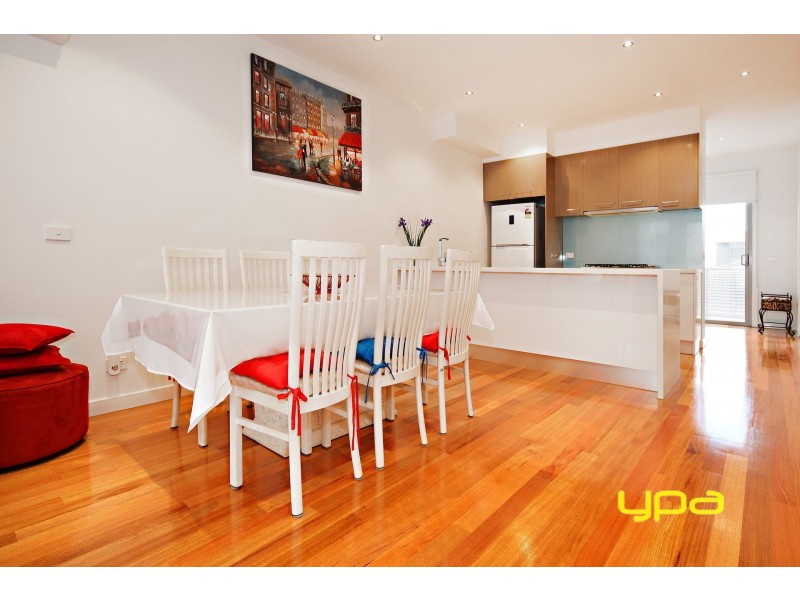 7/25 Boathouse Drive, Caroline Springs VIC 3023