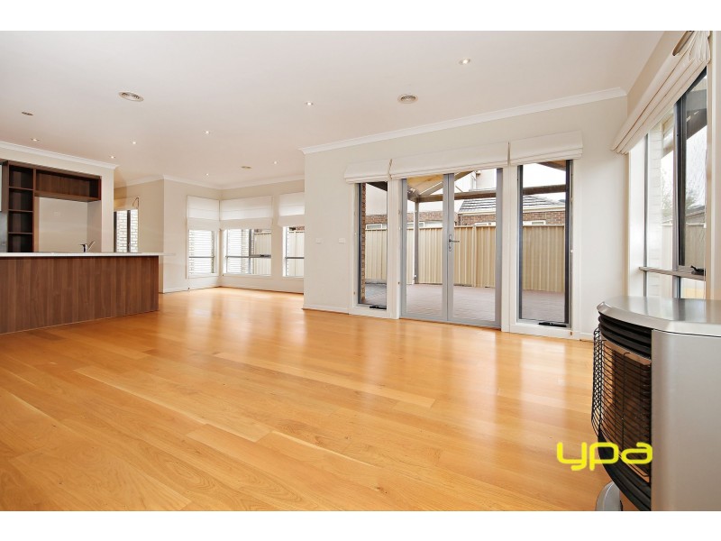 3 Oldis Close, Caroline Springs VIC 3023