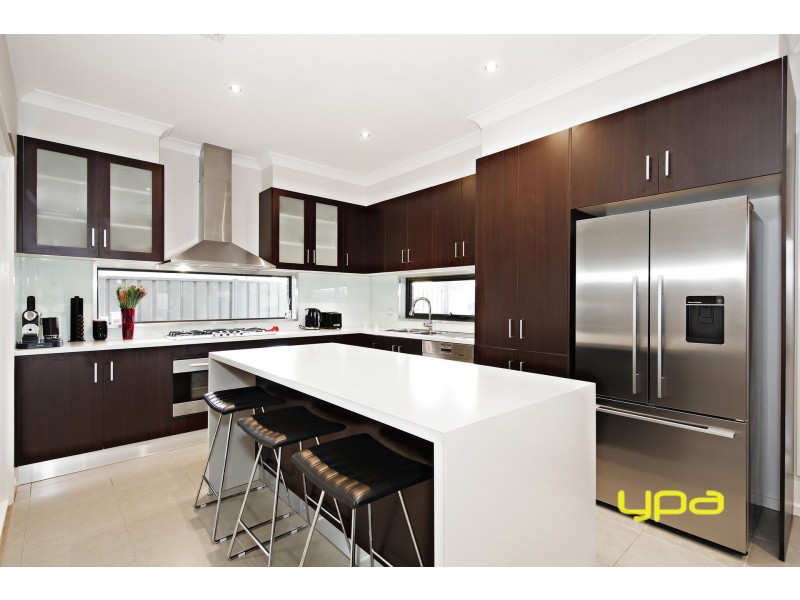 15 Daly Circuit, Caroline Springs VIC 3023