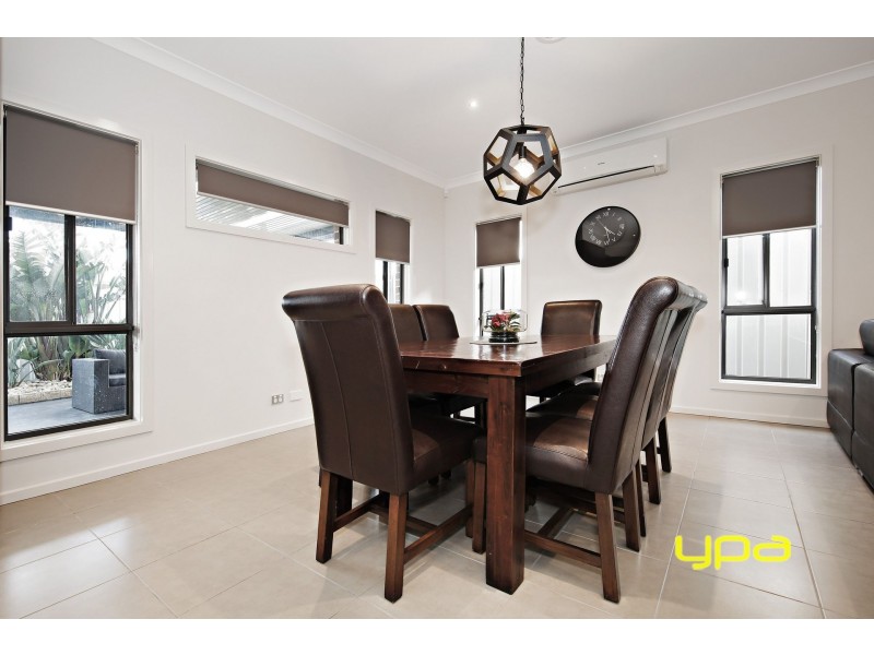 15 Daly Circuit, Caroline Springs VIC 3023