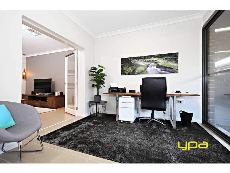 15 Daly Circuit, Caroline Springs VIC 3023