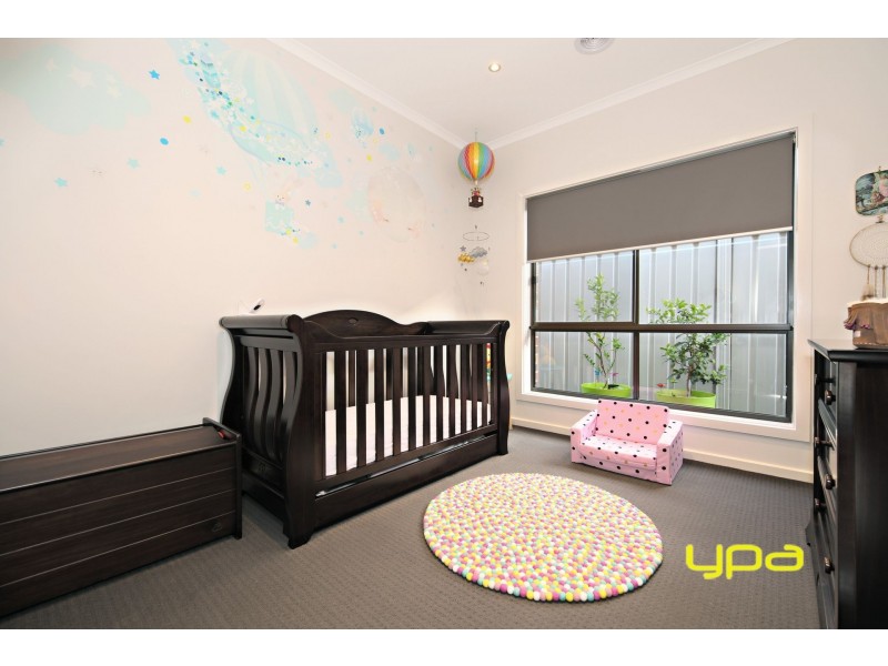 15 Daly Circuit, Caroline Springs VIC 3023