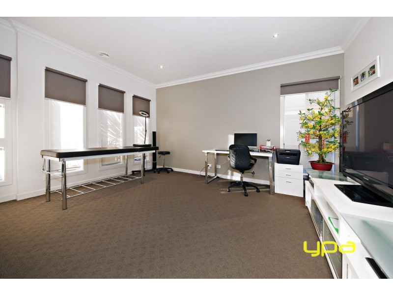 3 Daly Circuit, Caroline Springs VIC 3023