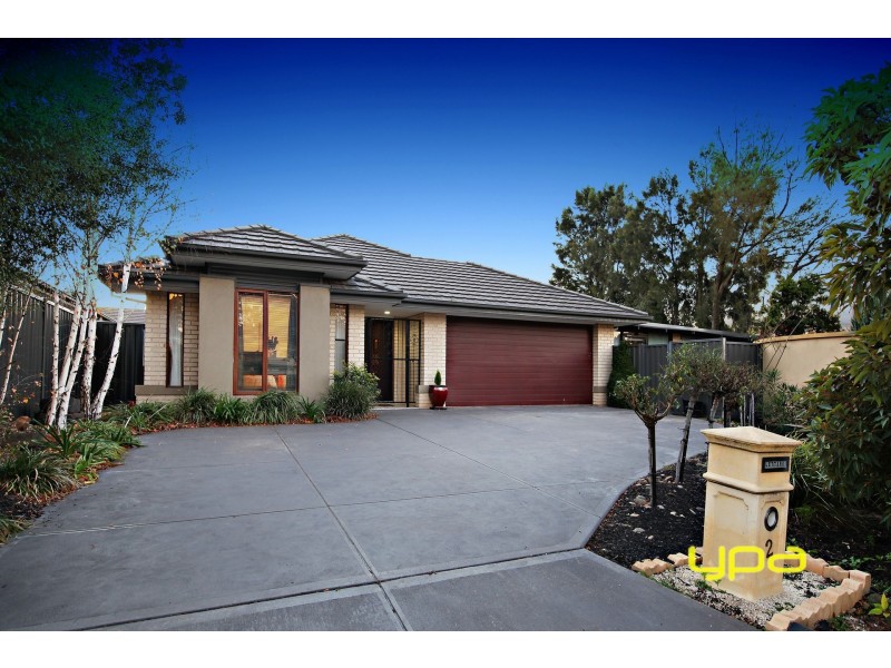 2 Bellfield Avenue, Caroline Springs VIC 3023