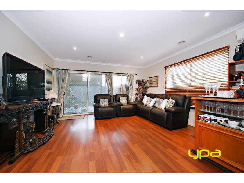2 Bellfield Avenue, Caroline Springs VIC 3023