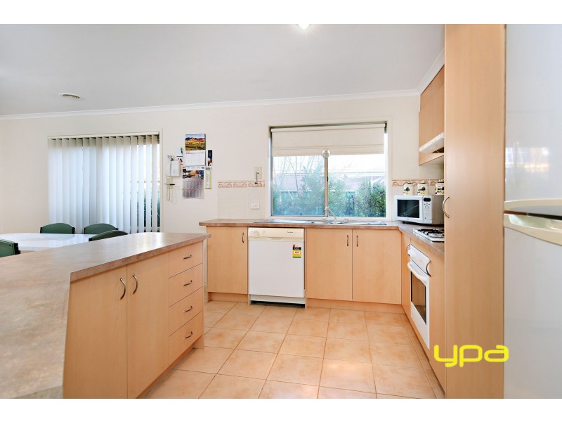 20 Strickland Crescent, Burnside VIC 3023