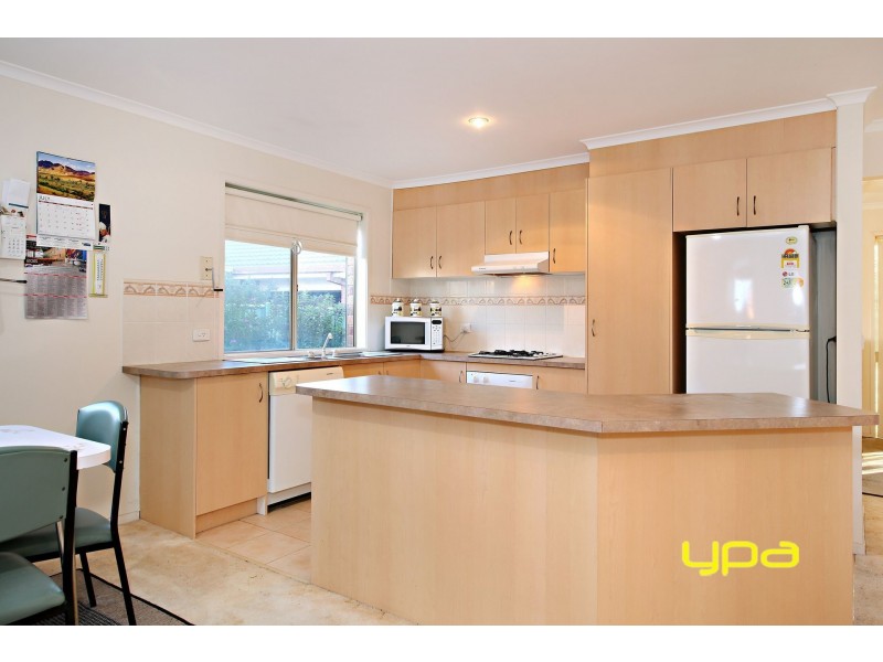 20 Strickland Crescent, Burnside VIC 3023