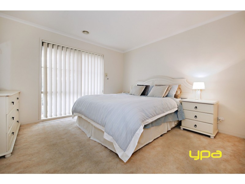 20 Strickland Crescent, Burnside VIC 3023