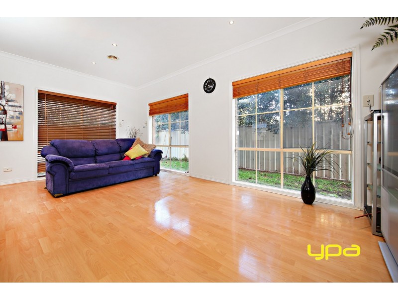 3 Colac Place, Caroline Springs VIC 3023
