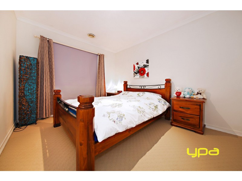 3 Colac Place, Caroline Springs VIC 3023
