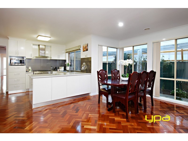 18 Fydler Avenue, Burnside VIC 3023