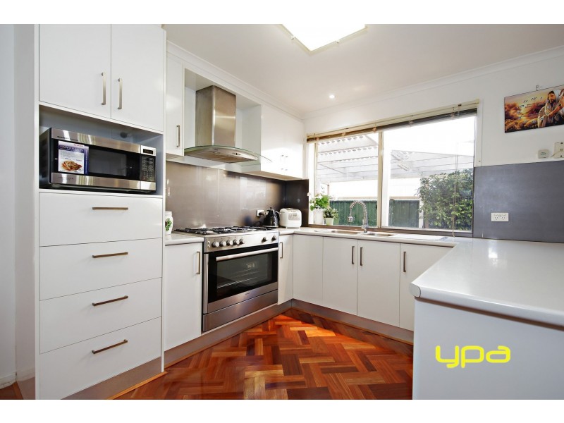 18 Fydler Avenue, Burnside VIC 3023