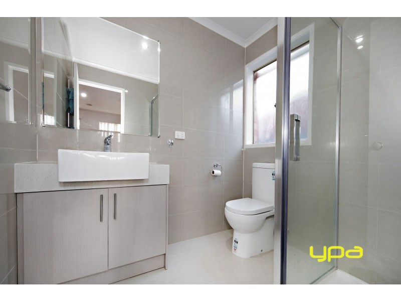 18 Fydler Avenue, Burnside VIC 3023