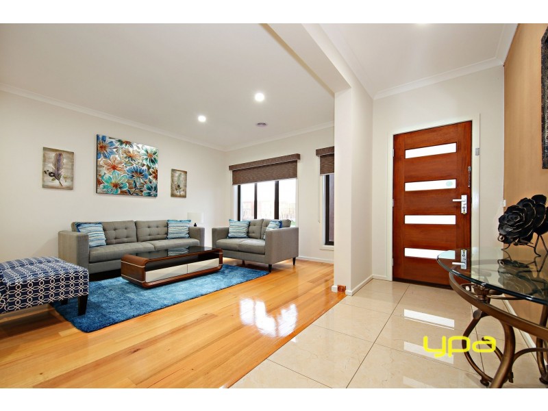 21 Mandalay Parade, Plumpton VIC 3335