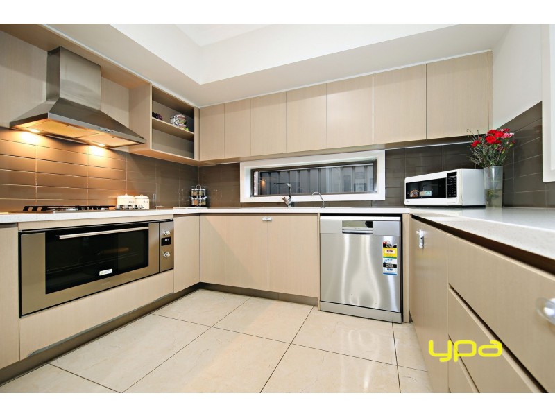 21 Mandalay Parade, Plumpton VIC 3335