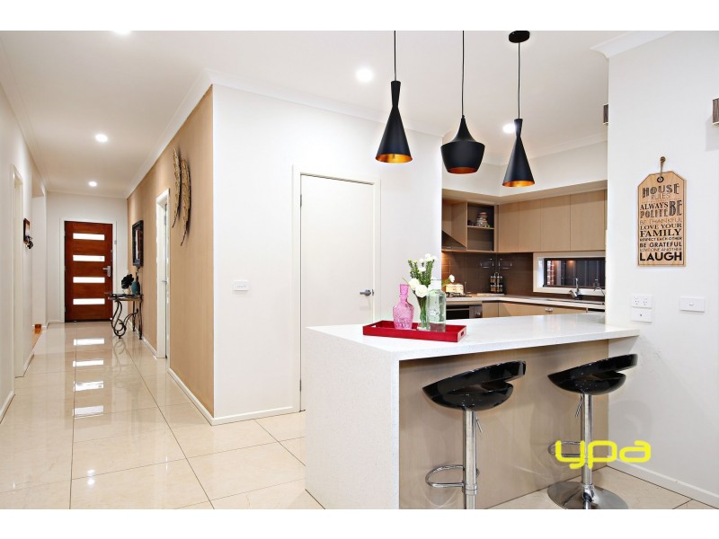 21 Mandalay Parade, Plumpton VIC 3335