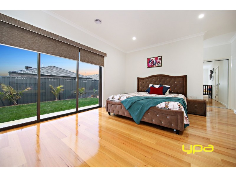 21 Mandalay Parade, Plumpton VIC 3335