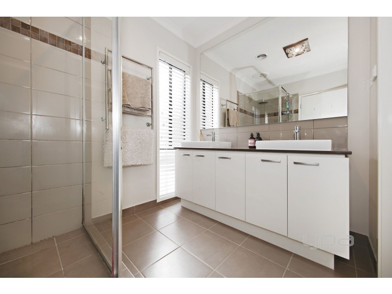 4 Keynes Circuit, Plumpton VIC 3335