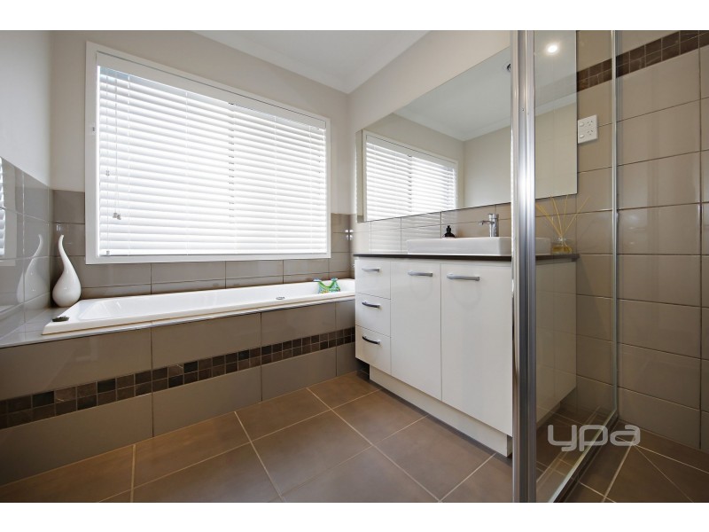 4 Keynes Circuit, Plumpton VIC 3335