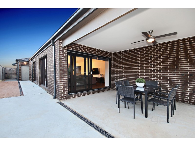 4 Keynes Circuit, Plumpton VIC 3335