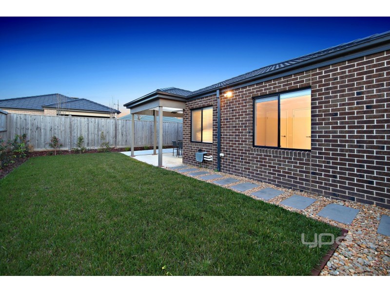 4 Keynes Circuit, Plumpton VIC 3335