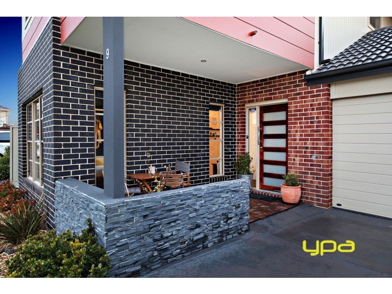 9 Coen Place, Caroline Springs VIC 3023