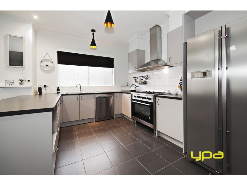 9 Coen Place, Caroline Springs VIC 3023