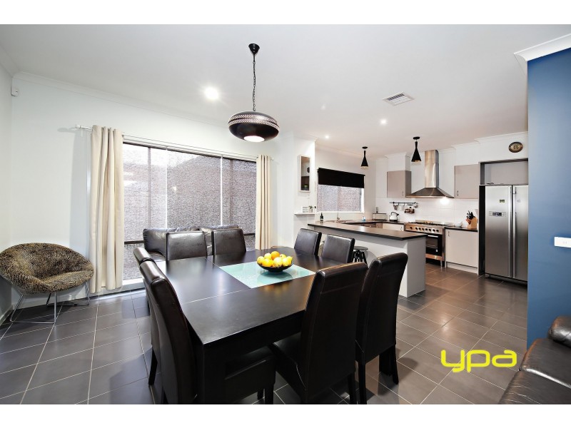 9 Coen Place, Caroline Springs VIC 3023