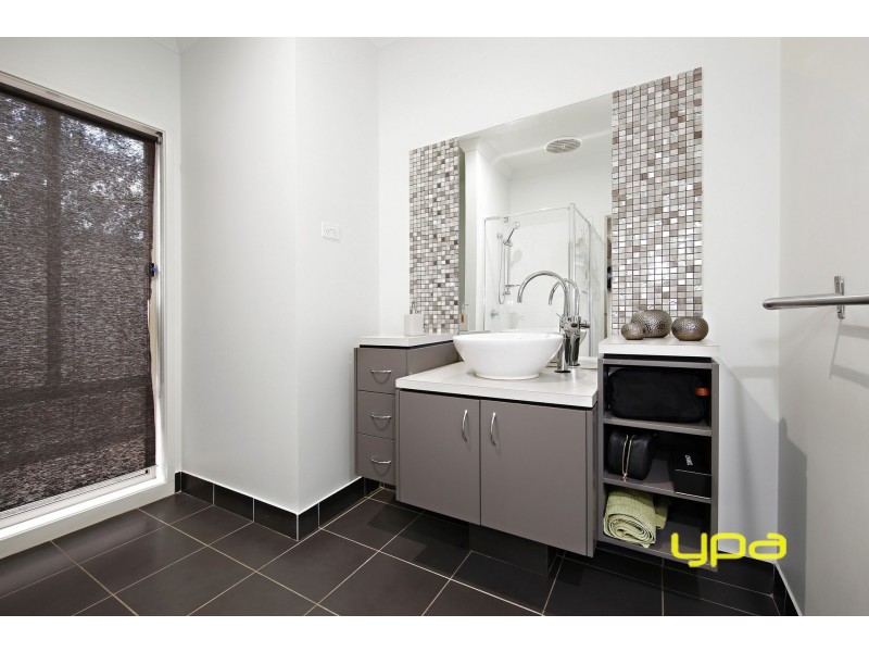 9 Coen Place, Caroline Springs VIC 3023