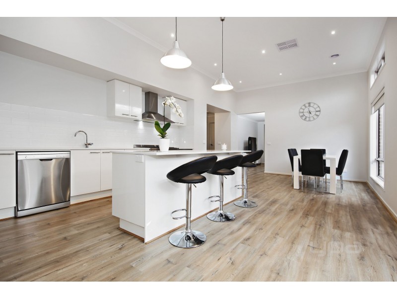 21 Springlands Crescent, Plumpton VIC 3335