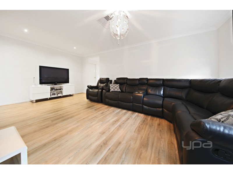 21 Springlands Crescent, Plumpton VIC 3335