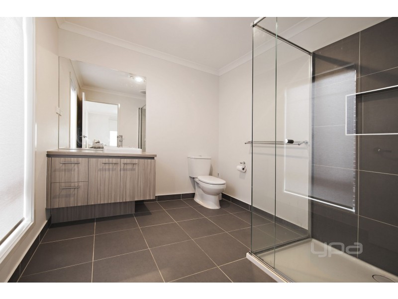 21 Springlands Crescent, Plumpton VIC 3335