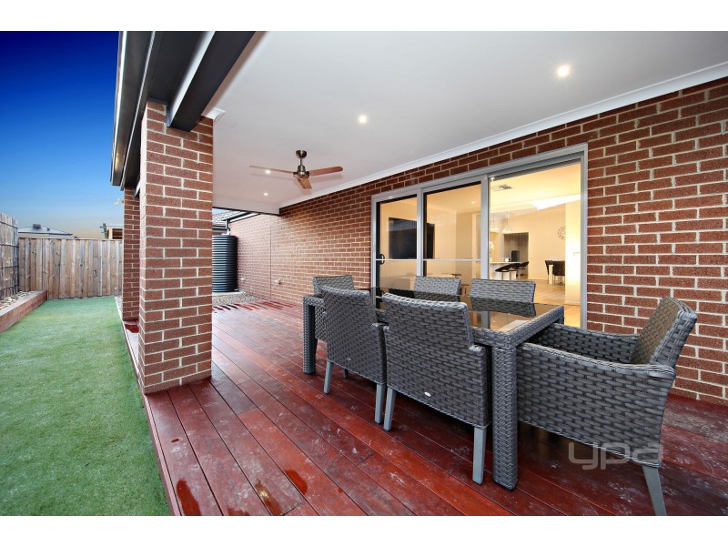 21 Springlands Crescent, Plumpton VIC 3335